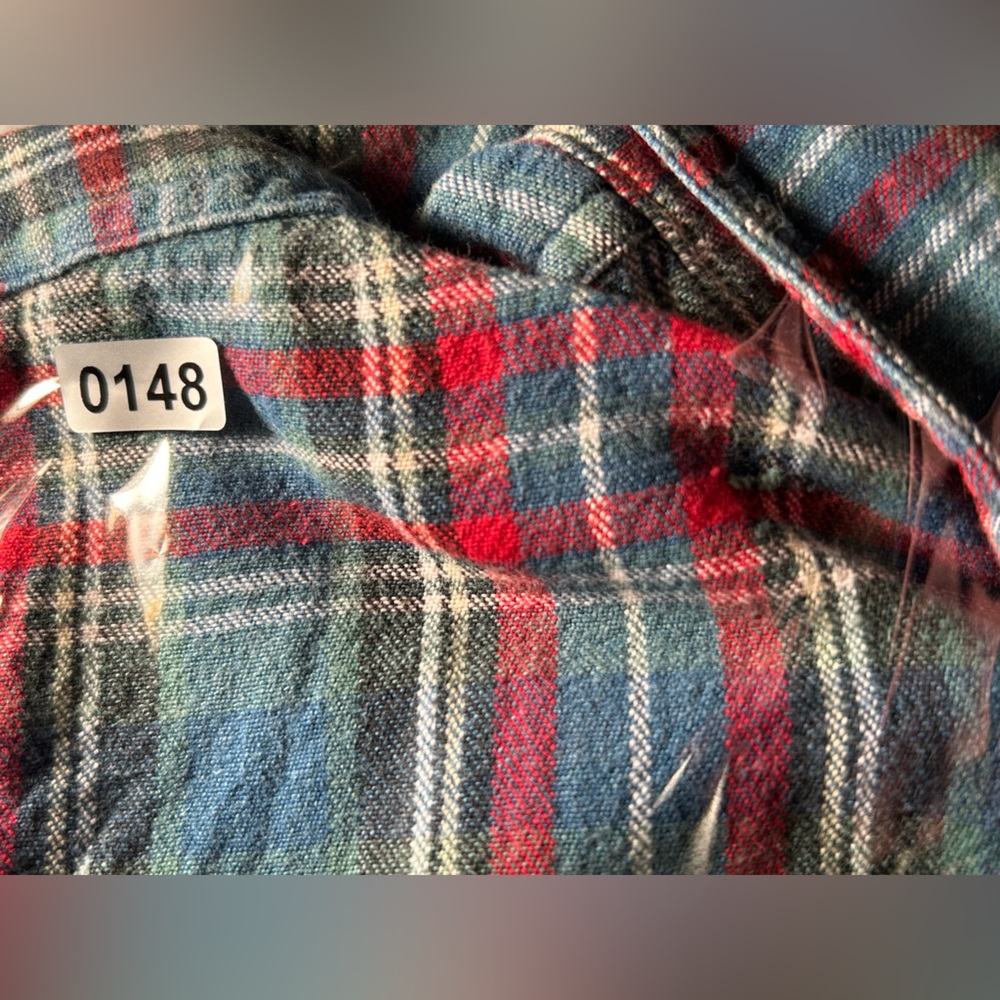 Men's Vintage Plaid Button-Down Flannel Shirt in Reds & Blues - Picture 5 of 5